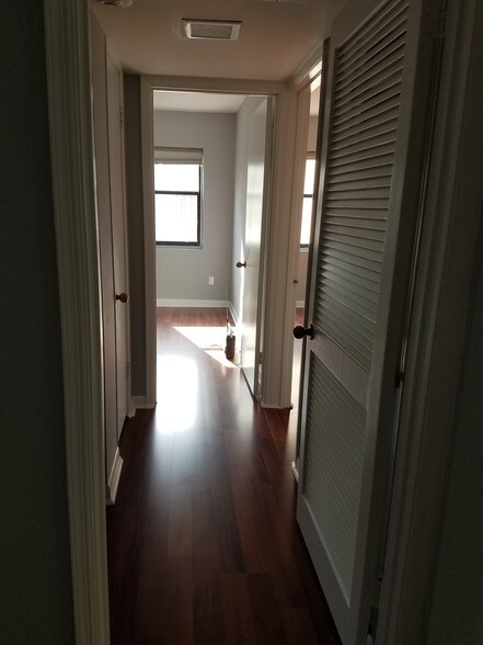 Building Photo - 104 Ardmore Pl NW