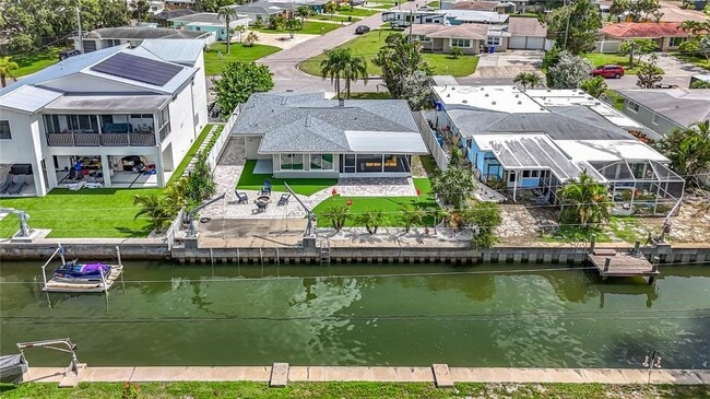 Building Photo - 572 Baywood Dr N