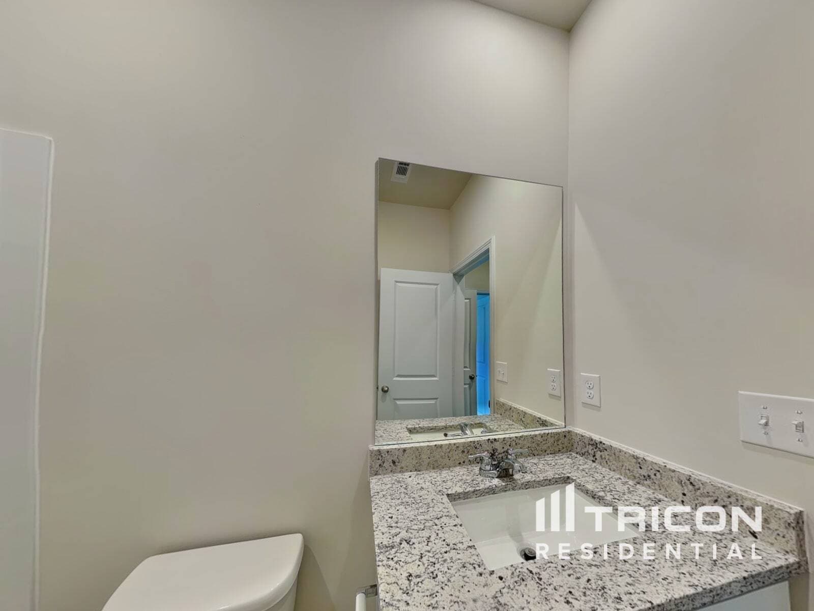 Building Photo - 1040 Claas Wy