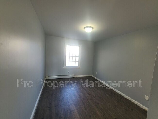 Building Photo - 129 Railroad St
