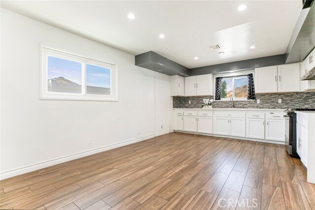 Building Photo - 27964 Carvel Dr