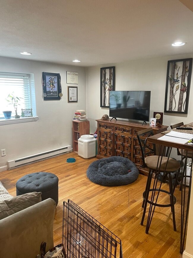 Building Photo - 1 Bedroom Brighton Apartment on MBTA/Green Line