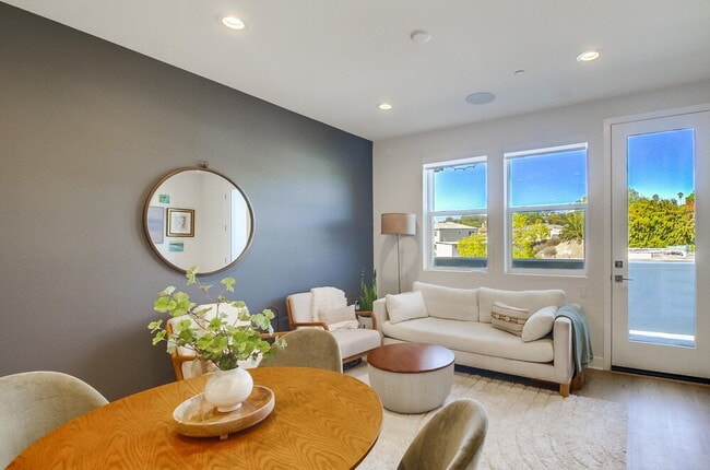 Building Photo - Welcome to your modern La Mesa townhome wi...