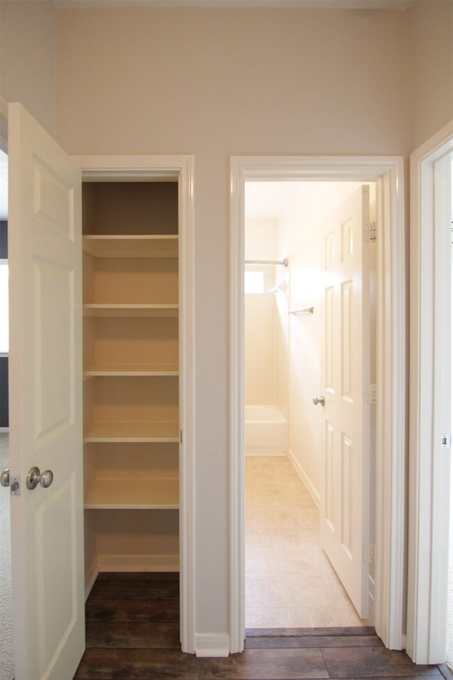 Building Photo - 15010 Sun Glaze Dr