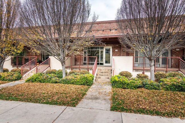Primary Photo - Luxury Loft Style Home in Japantown! Come ...