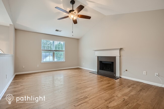Building Photo - 3160 Brookfield Drive