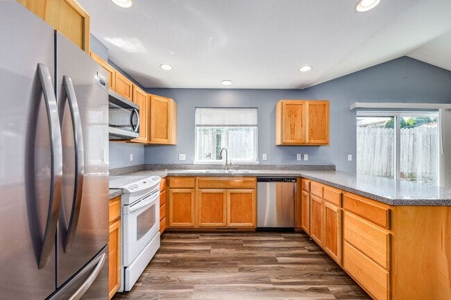 Building Photo - Poulsbo Home