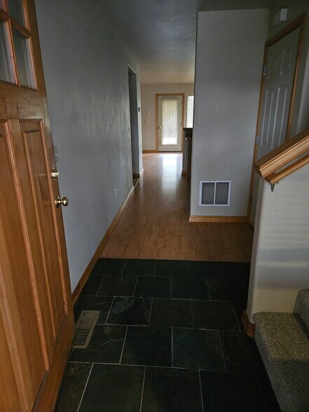Building Photo - 2933 N 27th Ave