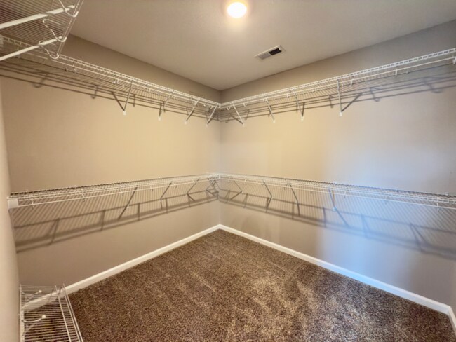 Building Photo - 1325 Millet Dr