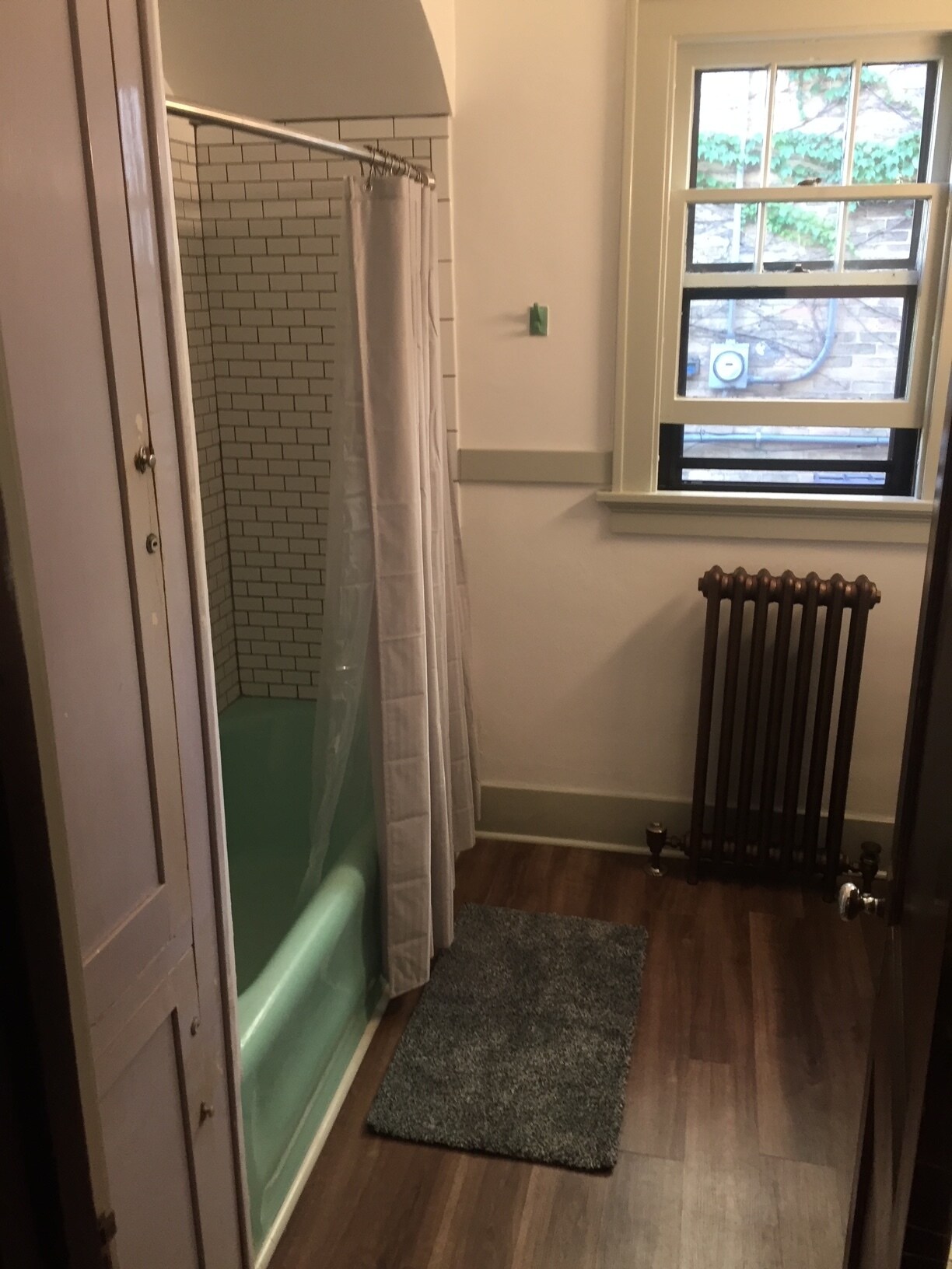 Bathroom Downstairs - 118 Pine St
