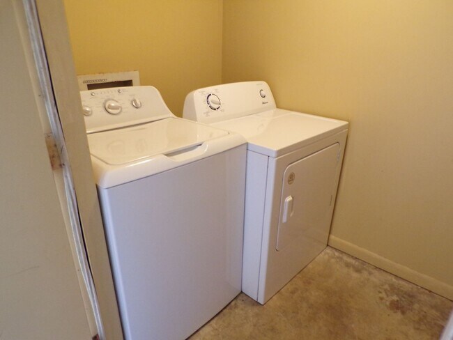 Building Photo - Gunter Lane Townhomes, Enterprise, AL