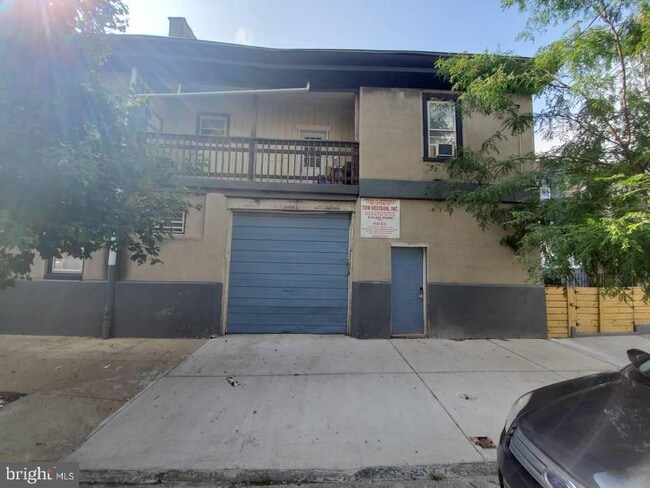 Building Photo - 2400 E Dauphin St