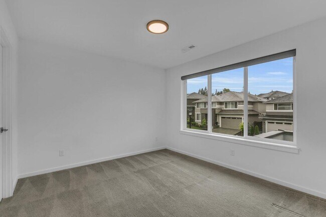 Building Photo - Large luxurious 5 bedroom Home in Renton