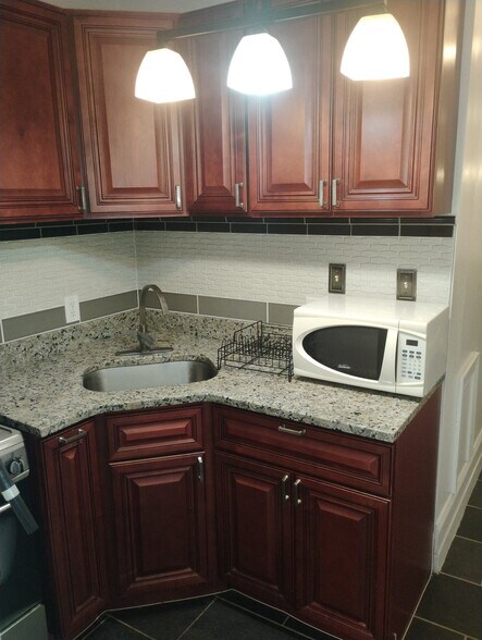 Building Photo - 2113 Fitzwater St