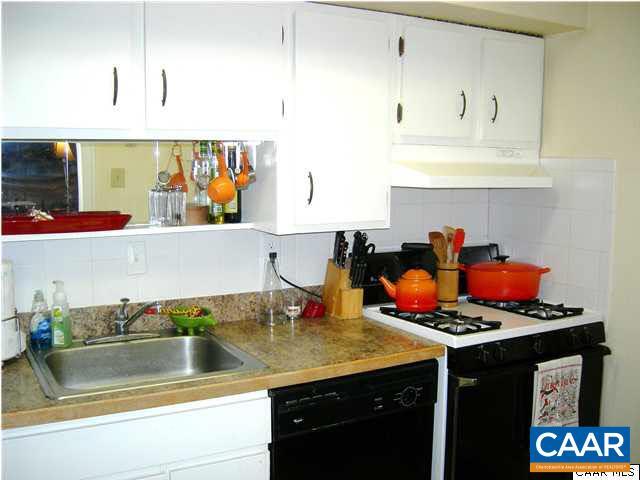 Building Photo - 144 Hessian Hills Cir