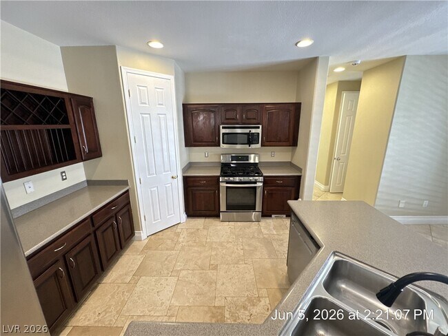 Building Photo - 3373 Osiana Ave