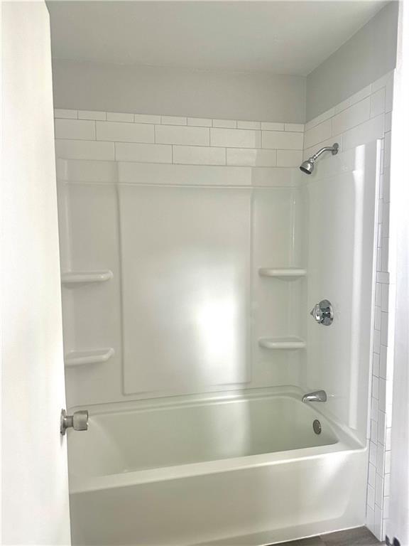 Building Photo - 804 Main St