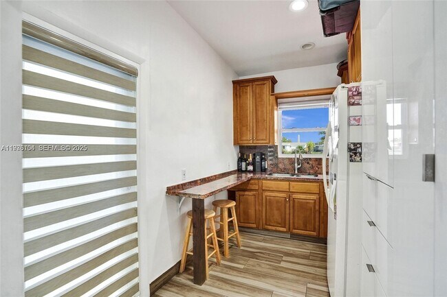 Building Photo - 4185 SW 49th Ct