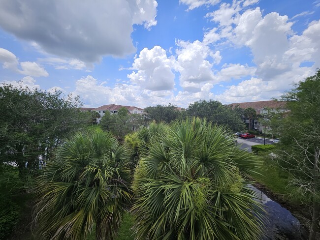 Building Photo - 14036 Fairway Island Dr