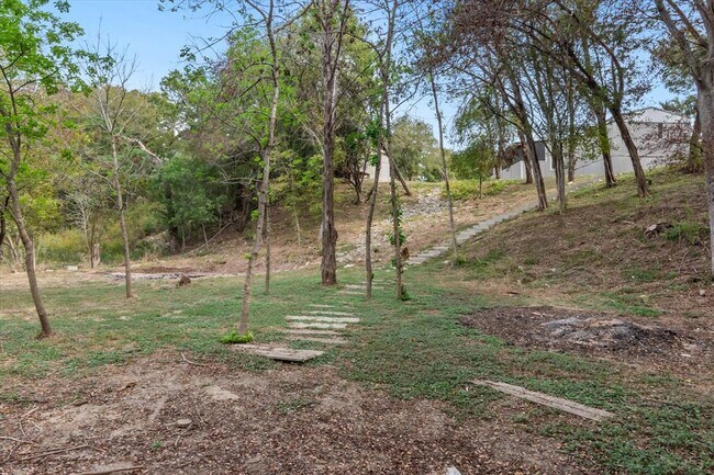 Building Photo - 1611 San Gabriel Ranch Rd