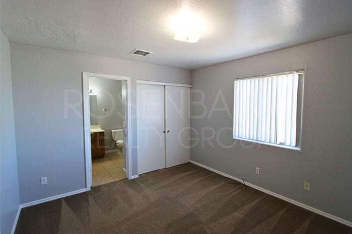 Building Photo - 15547 S Moon Valley Rd