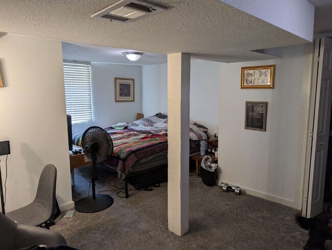 Building Photo - Charming 3BR in Victory Memorial with Fenced Yard & Garage