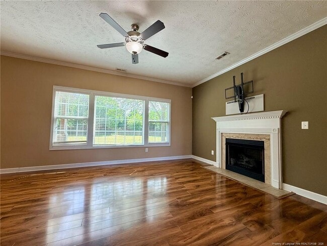 Building Photo - 422 Jamestown Ave