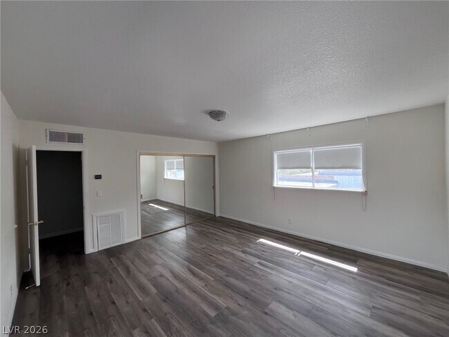 Building Photo - 3369 Medina Ct