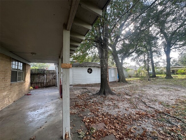 Building Photo - 3333 Longhorn Dr