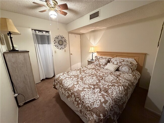 Building Photo - 1280 Mohave Dr