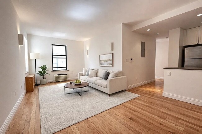 Building Photo - 101 E 116th St