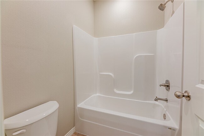 Building Photo - 1406 SW Casuarina Dr