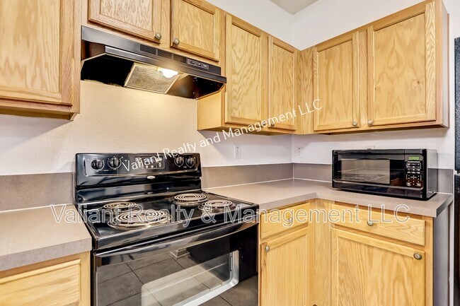 Building Photo - 575 Oakleaf Plantation Pkwy