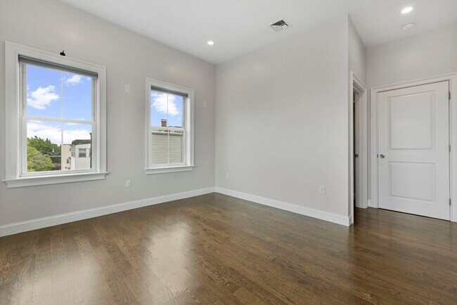 Building Photo - 189 Trenton St