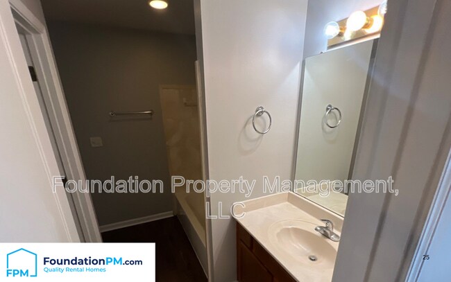 Building Photo - 9115 Cinderhill Cove W