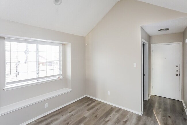 Building Photo - 708 Brees Dr