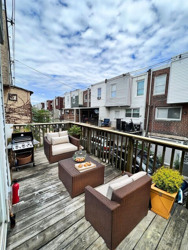 Building Photo - Beautiful & spacious 3b/1.5b home