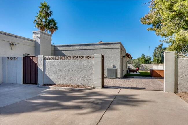 Building Photo - 13220 N 80th Pl