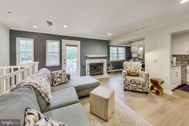 Building Photo - 5708 Chapman Mill Dr