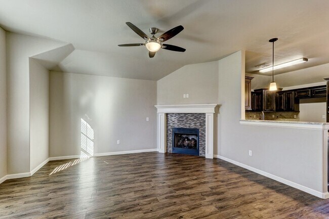 Building Photo - HOME AVAILABLE FOR LEASE