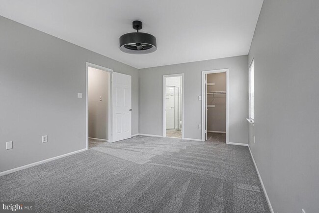 Building Photo - 5204 Flounder Ct W