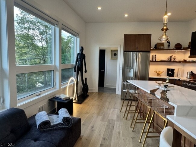 Building Photo - 301 Kingsland Rd