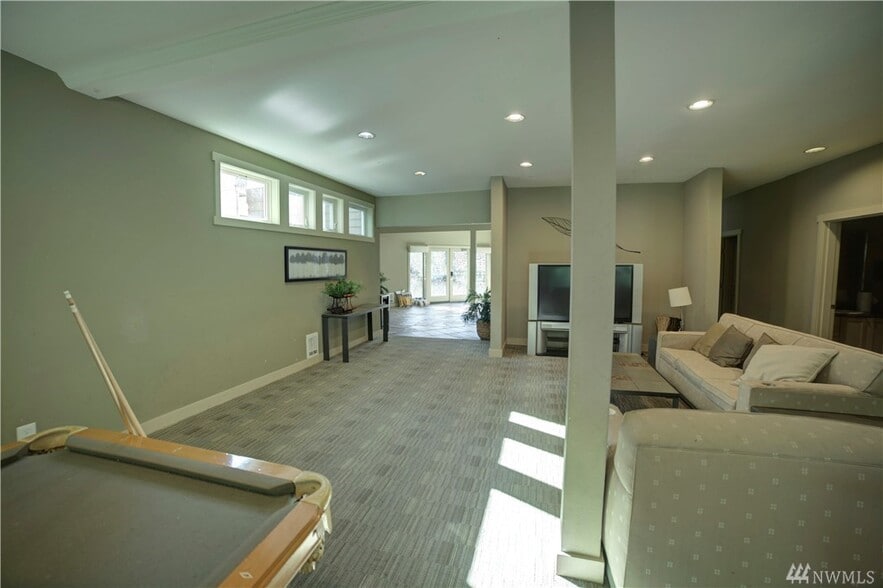 Building Photo - 15821 Leary Way