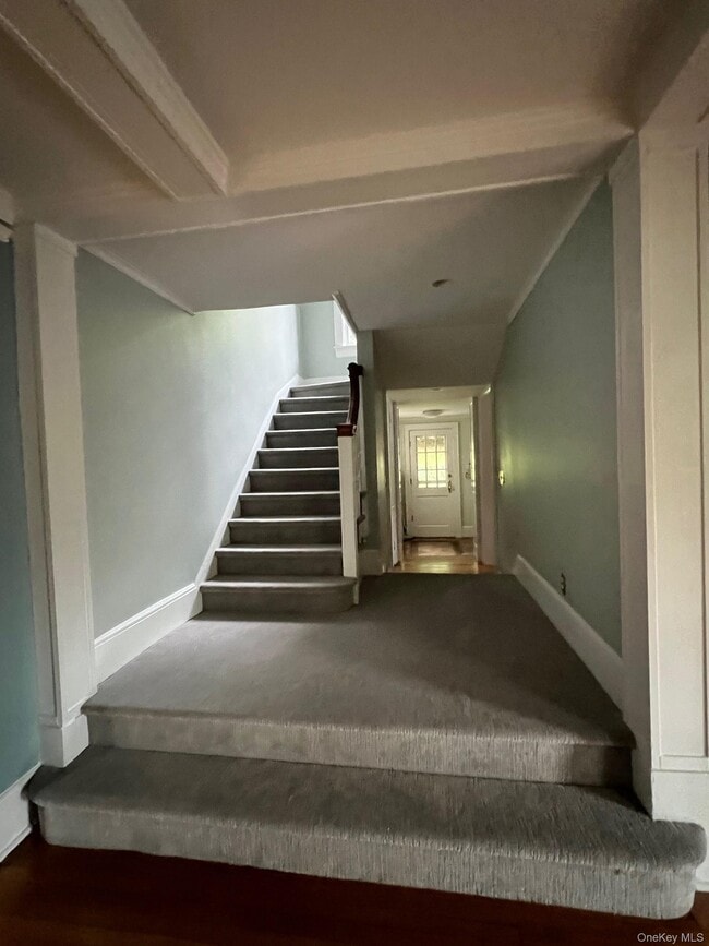 Building Photo - 246 Beechmont Dr