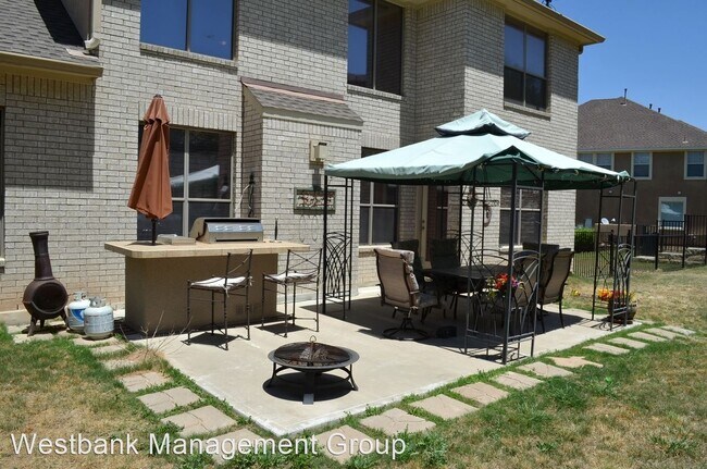 Building Photo - 4 br, 3.5 bath House - 133 Lakota Pass