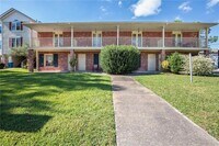 Building Photo - 2 Brandon Hall Dr