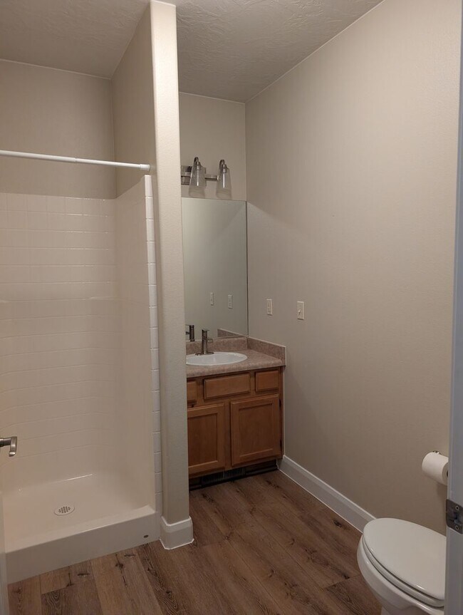 Building Photo - Super clean and upgraded 2 bed condo in Washington