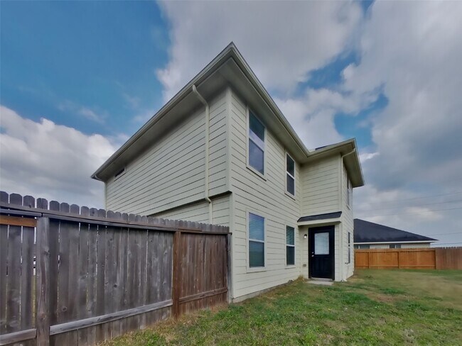 Building Photo - 21407 Jamals Way