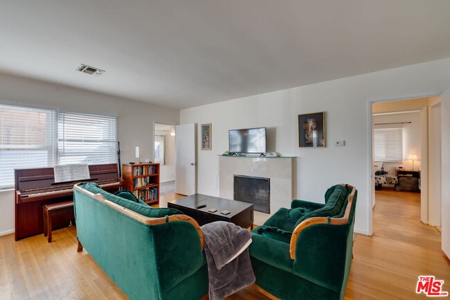 Building Photo - 8305 Colegio Dr