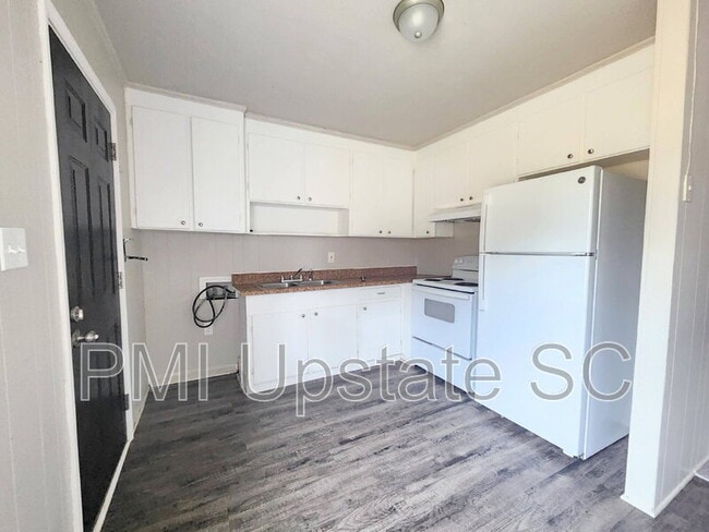 Building Photo - 103A Looneybrook Dr